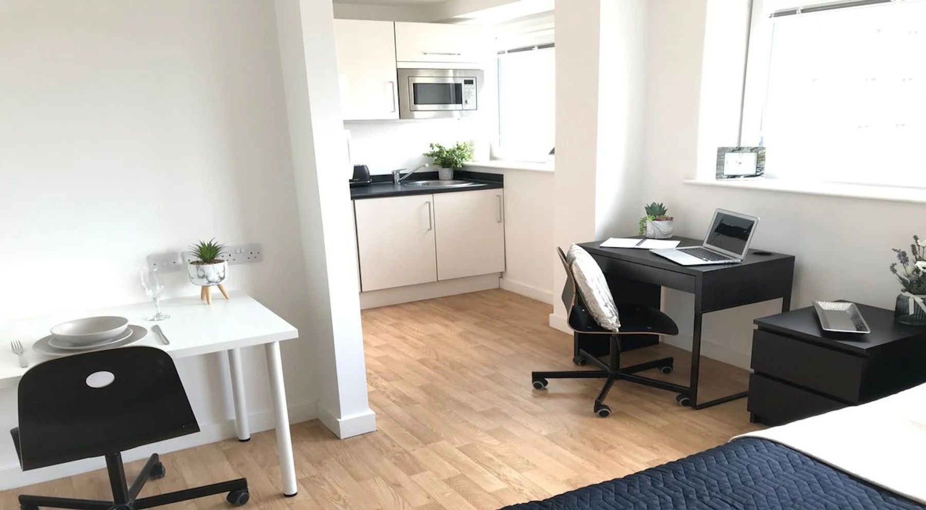 Top Floor Deluxe Studio